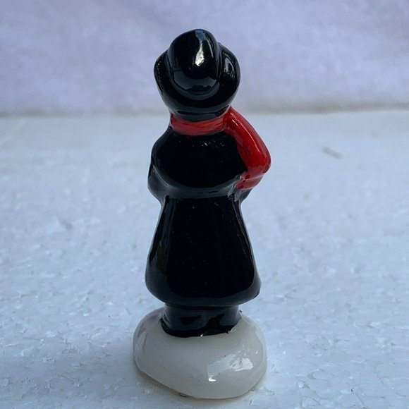 Dept 56 - Carolers - Woman Singing, Loose Figurine - Snow Village From 1979 - Picture 6 of 8